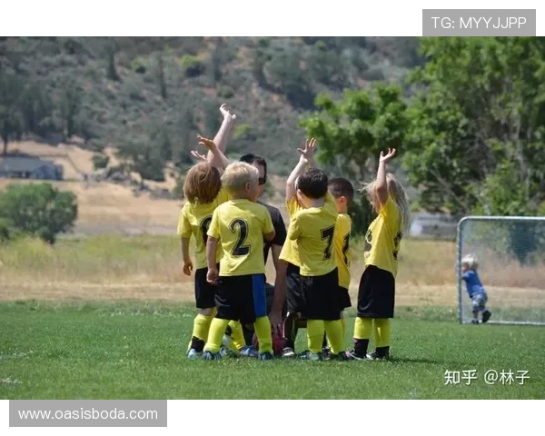 幼儿足球明星的成长之路与精彩瞬间分享视频